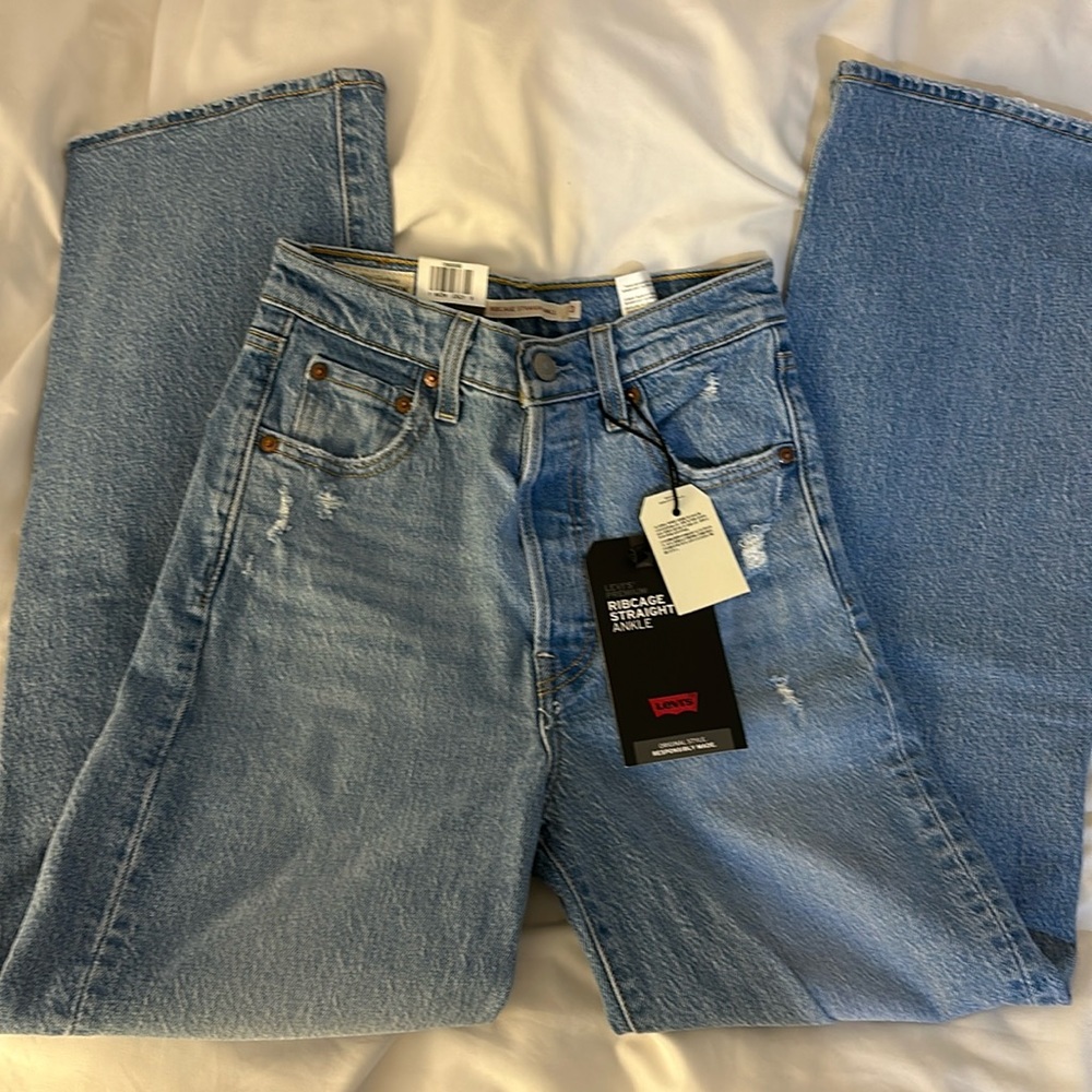 Levi’s Ribcage Straight Ankle Jeans